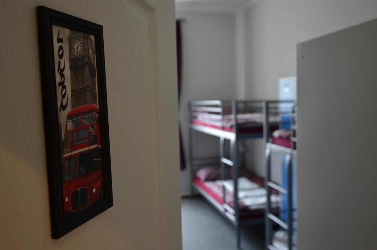 Hostal City *